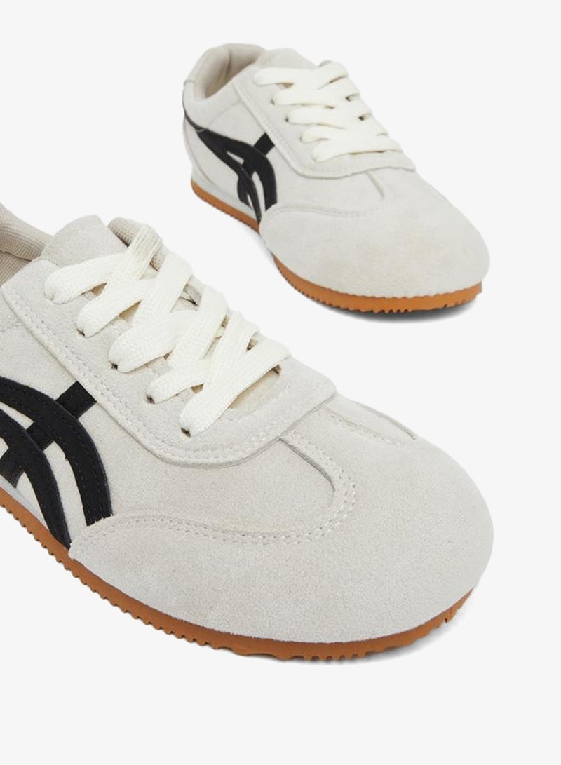 Styli Women Retro Style Lace-Up Sneakers - Image 3